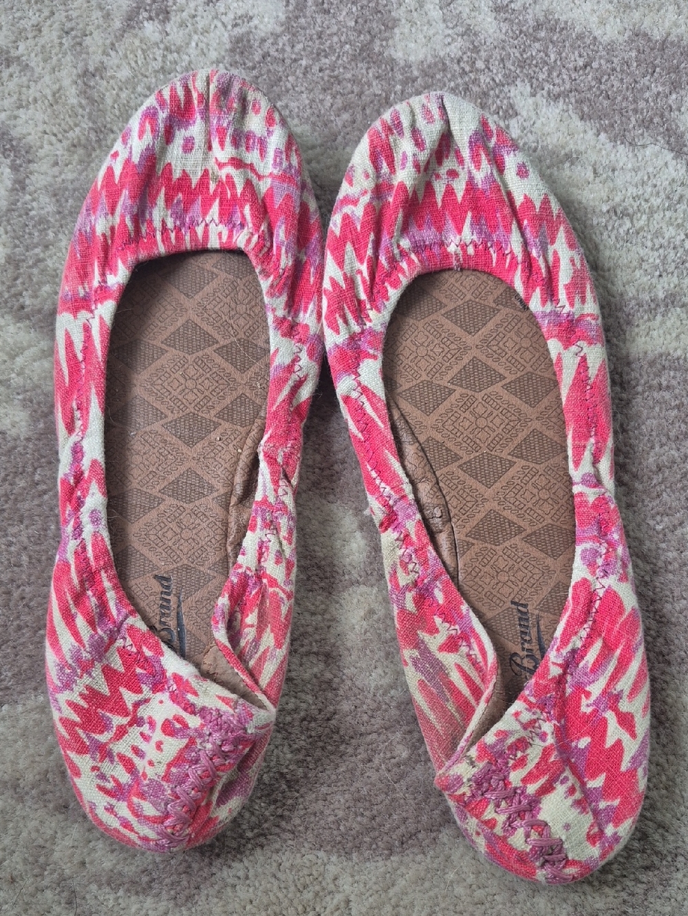 Lucky Brand Pink and Cream Patterned Slip-On Flats
